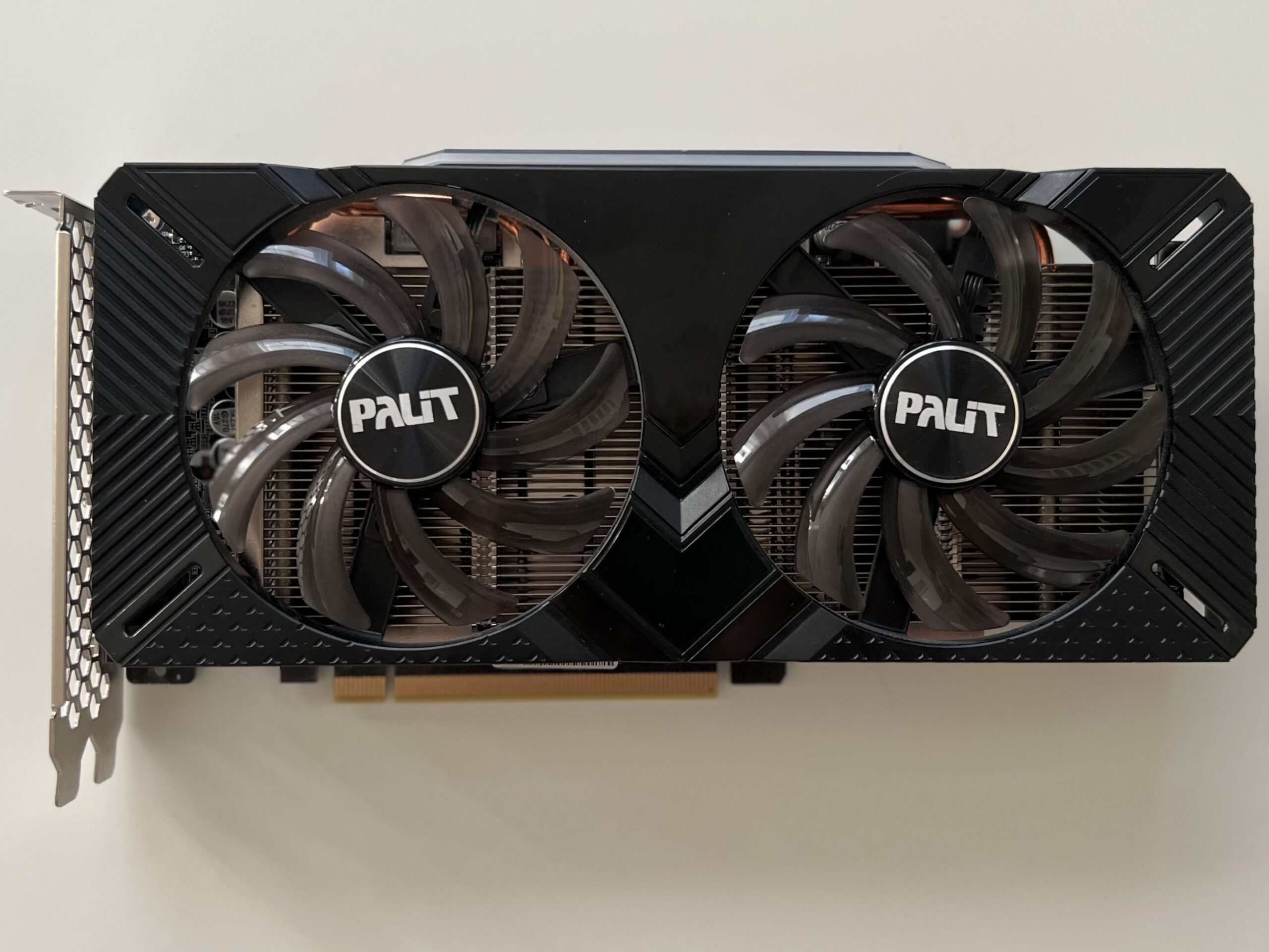 RTX 2060 näytönohjain