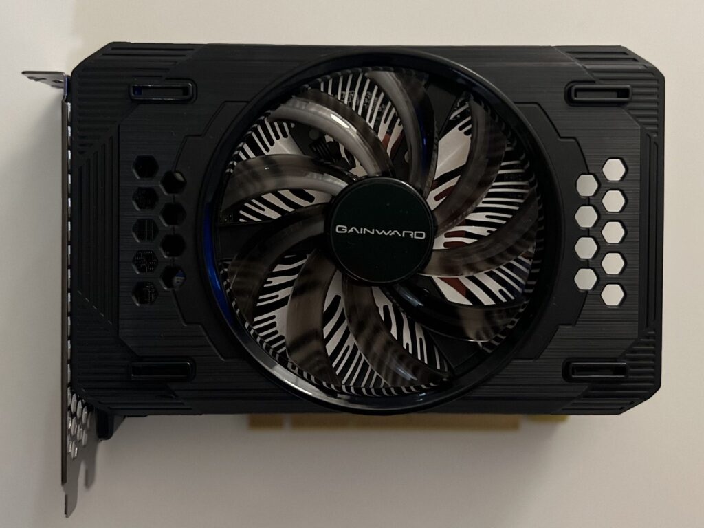 RTX 3050 näytönohjain käytettynä