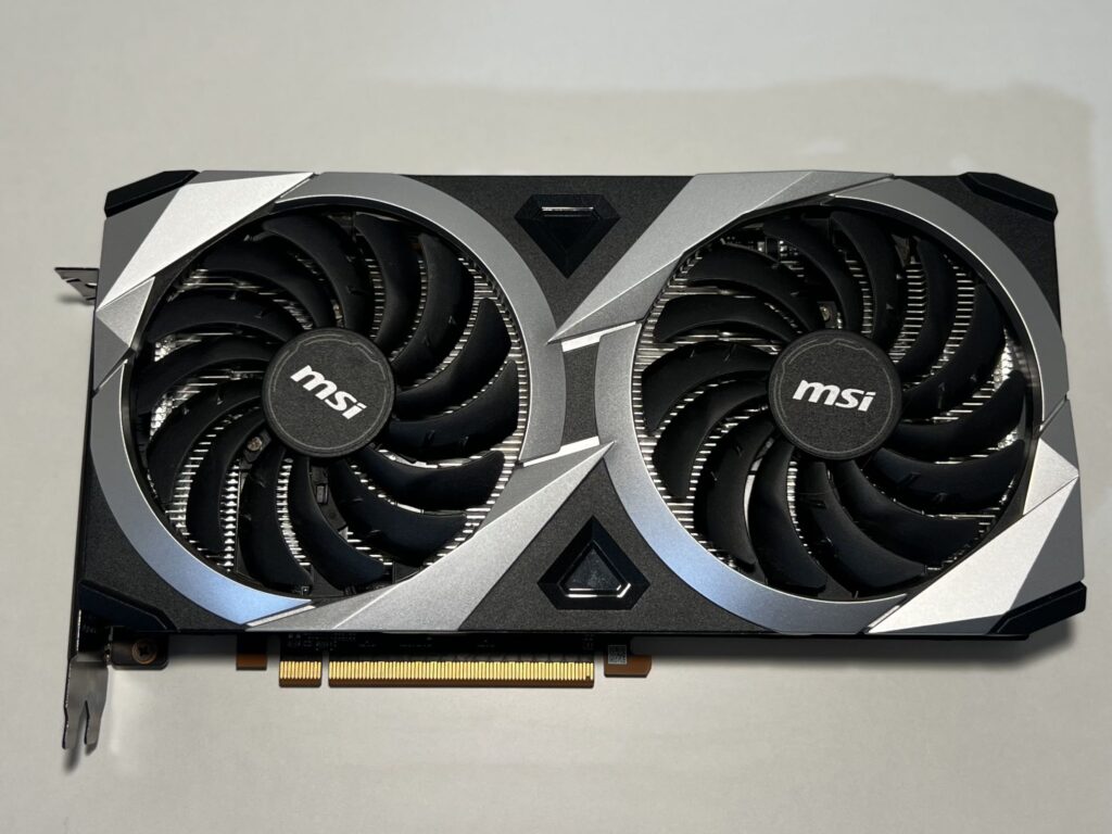 RX 6700 XT näytönohjain käytettynä