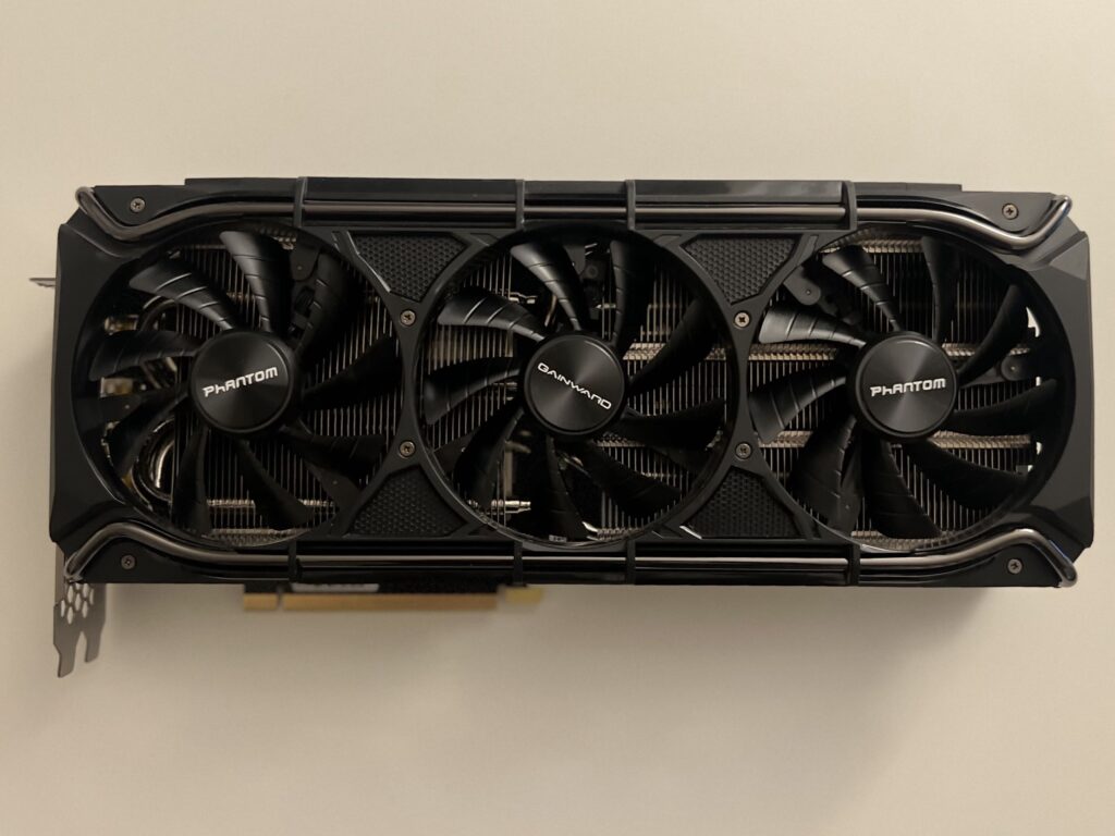 RTX 3090 näytönohjain käytettynä