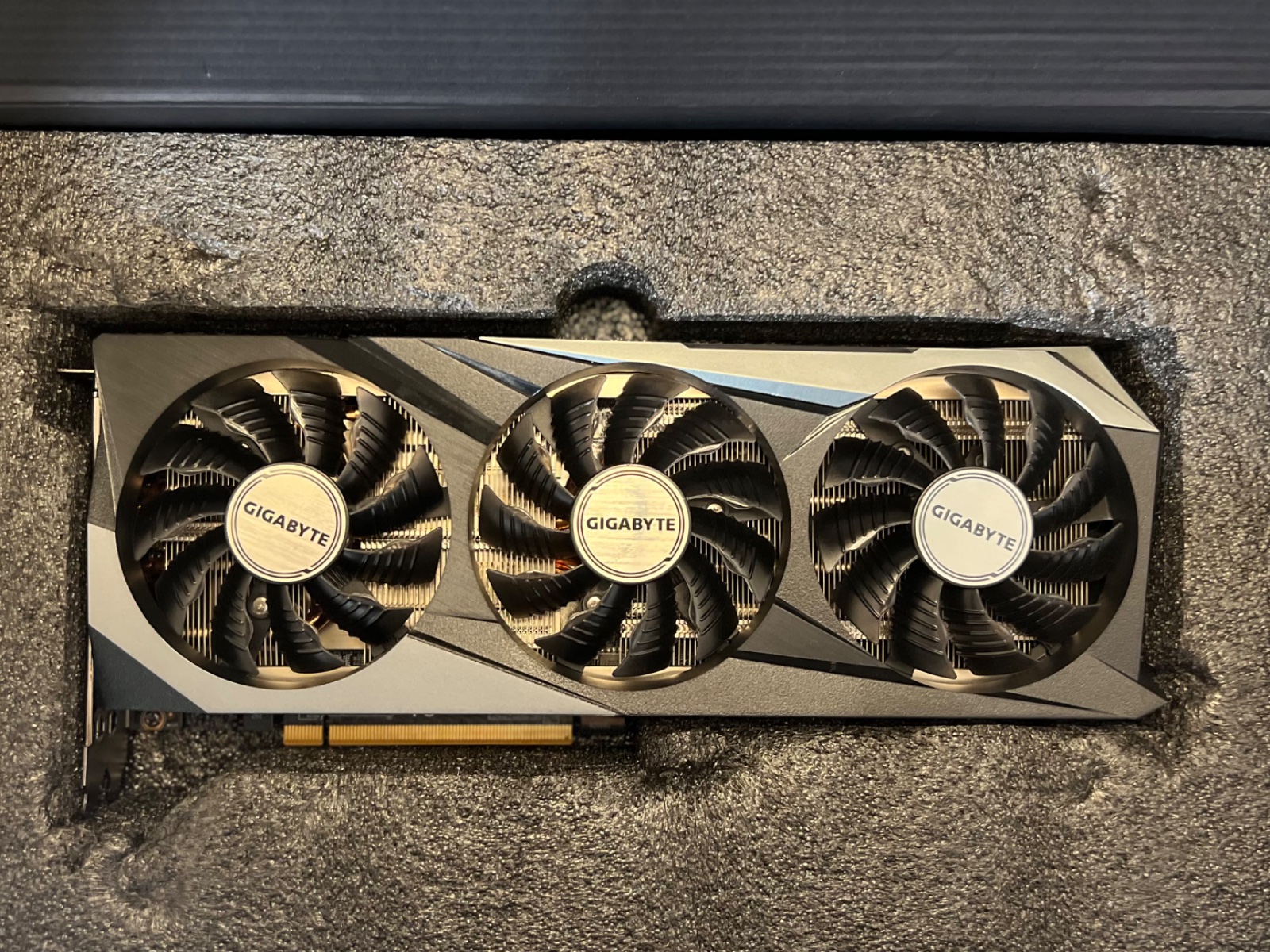 RTX 3070 näytönohjain käytettynä – Gigabyte Gaming OC 8GB, 6 kuukauden takuu