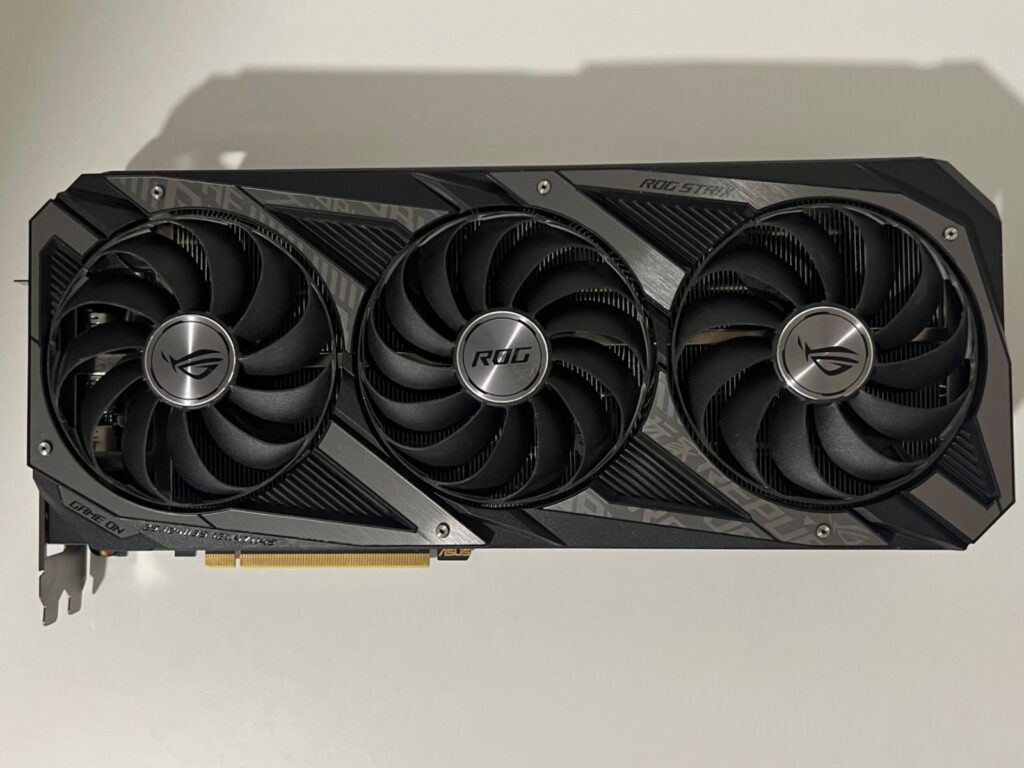 RTX 3090 näytönohjain käytettynä – Asus Rog strix 24GB, 6 kuukauden takuu